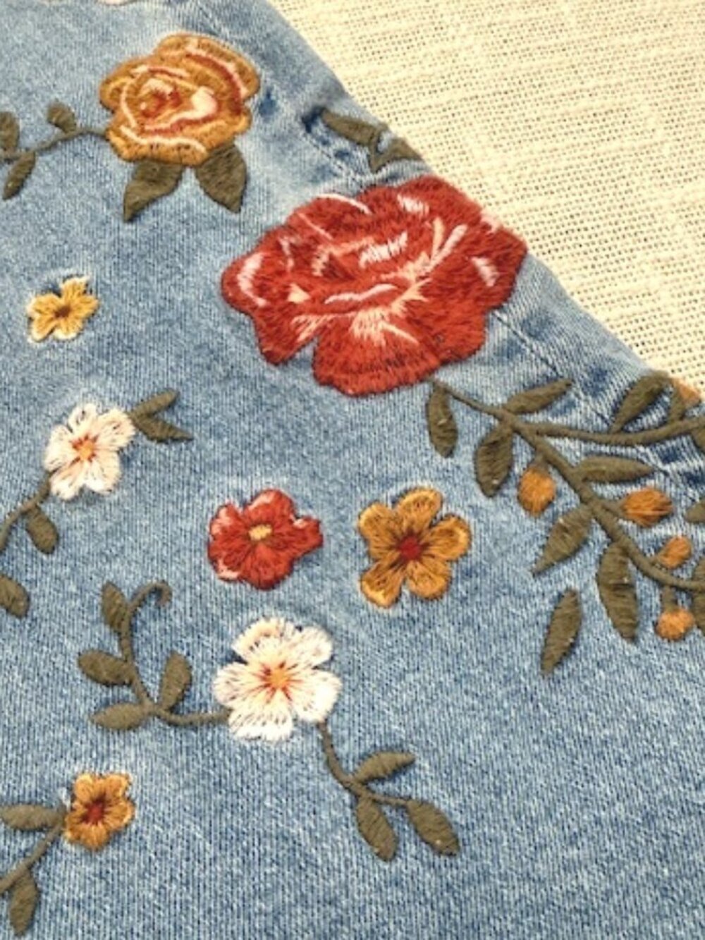 Driftwood Fiora Flare Jeans Light Wash Embroidered Floral Boho Festival 10 NWT - Picture 3 of 6